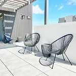 The Leo - One Bedroom Apartment W Private Balcony